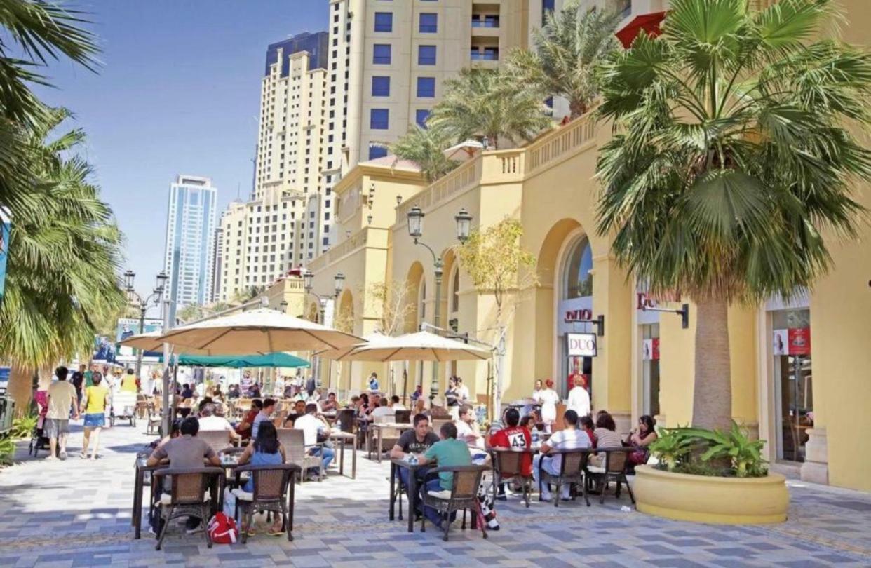 California Hostel Dubai Beach Exterior photo