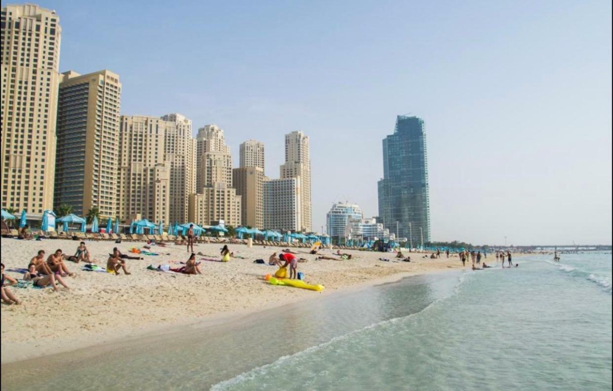 California Hostel Dubai Beach Exterior photo