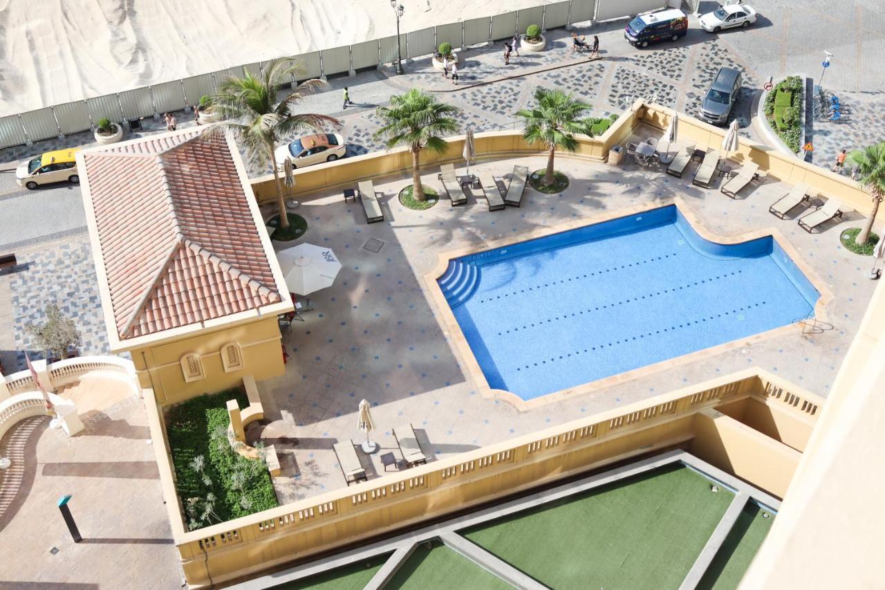 California Hostel Dubai Beach Exterior photo